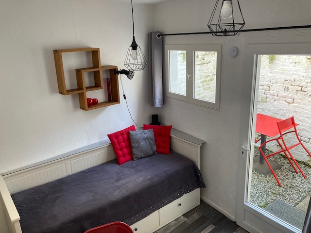 Studio meublé - RDC - 12 m2