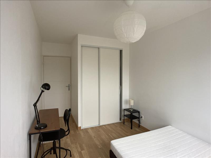 Chambre en colocation - 4ème étage - 11,86 m2 - Meublé