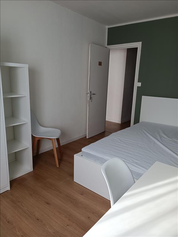 ChambreColocation - 2ème étage - 10.37 m² - Meublé