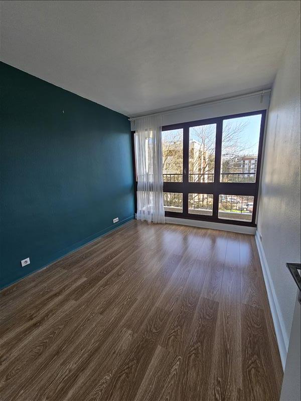 Appartement - 2ème étage - 66 m2 - 3 pièces - Non meublé