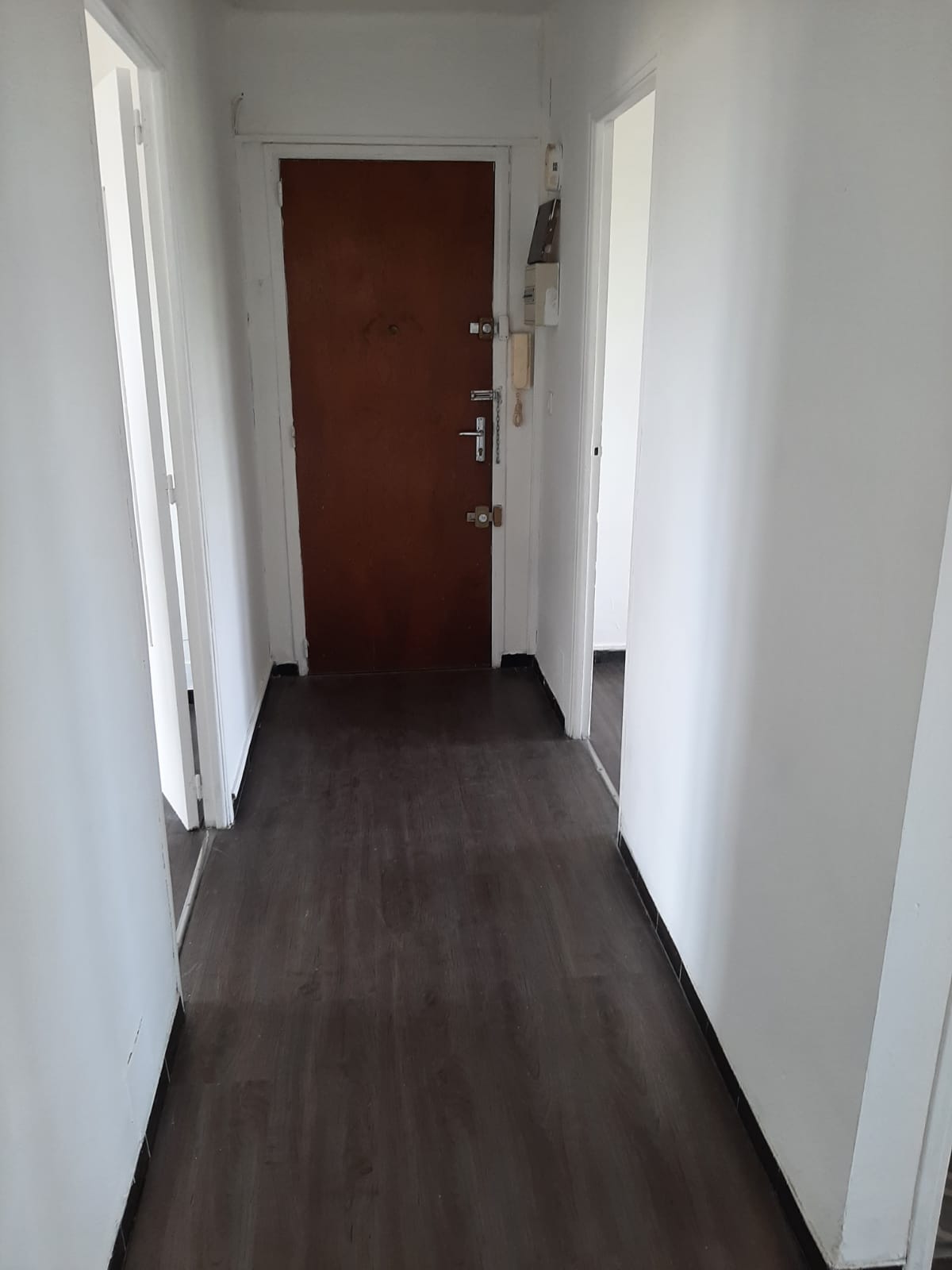 Appartement - 3ème étage - 57 m2 - 3 pièces - Vide Parking C