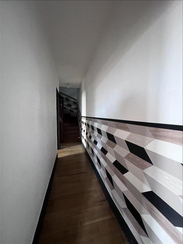 Appartement - 1er étage - 92,35 m2 - 4 pièces - Non meublé