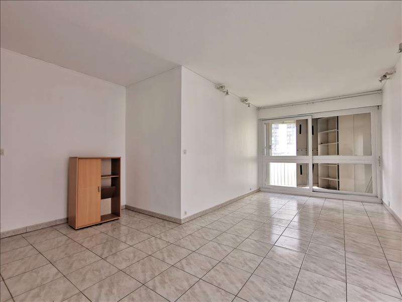 Appartement - 1er étage - 66,54 m2 - 4 pièces - Non meublé
