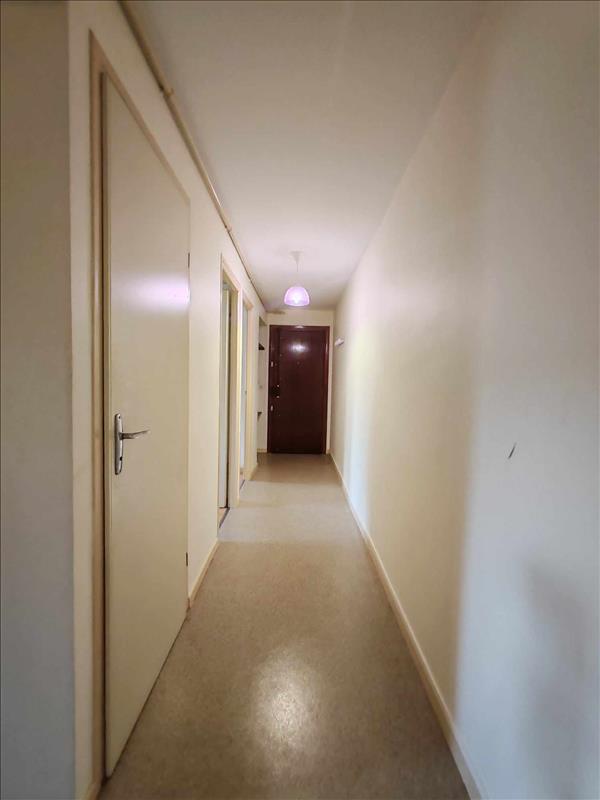 Appartement - 1er étage - 61,81 m2 - 3 pièces - Meublé